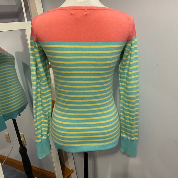 🌸Lily Pulitzer Sweater🌸 - Picture 5 of 5